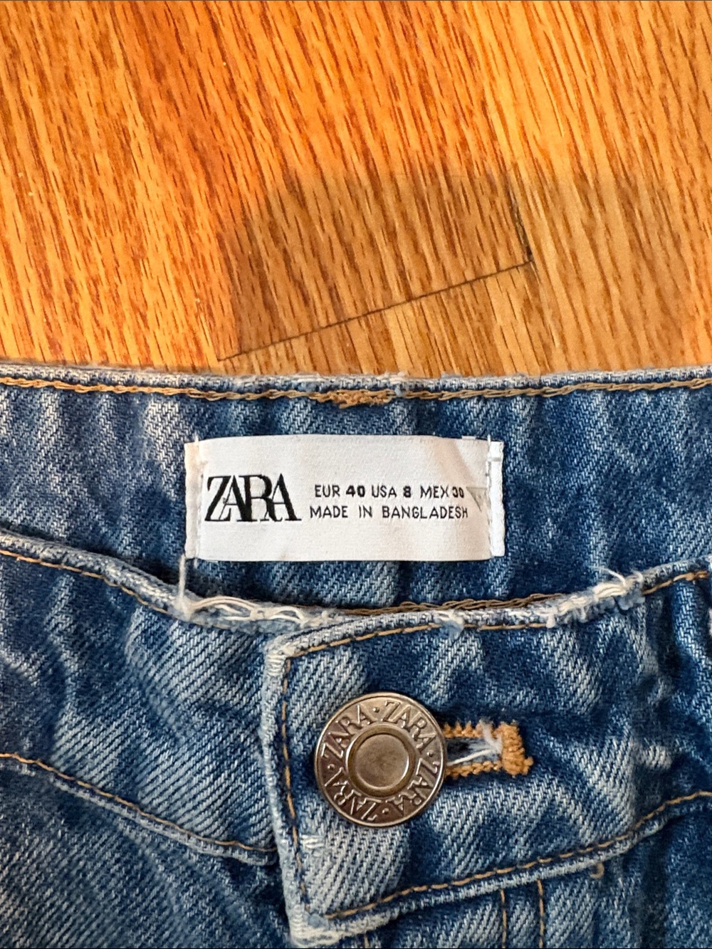 Zara Distressed Denim Cutoff Shorts in Light Blue - Picture 2 of 3